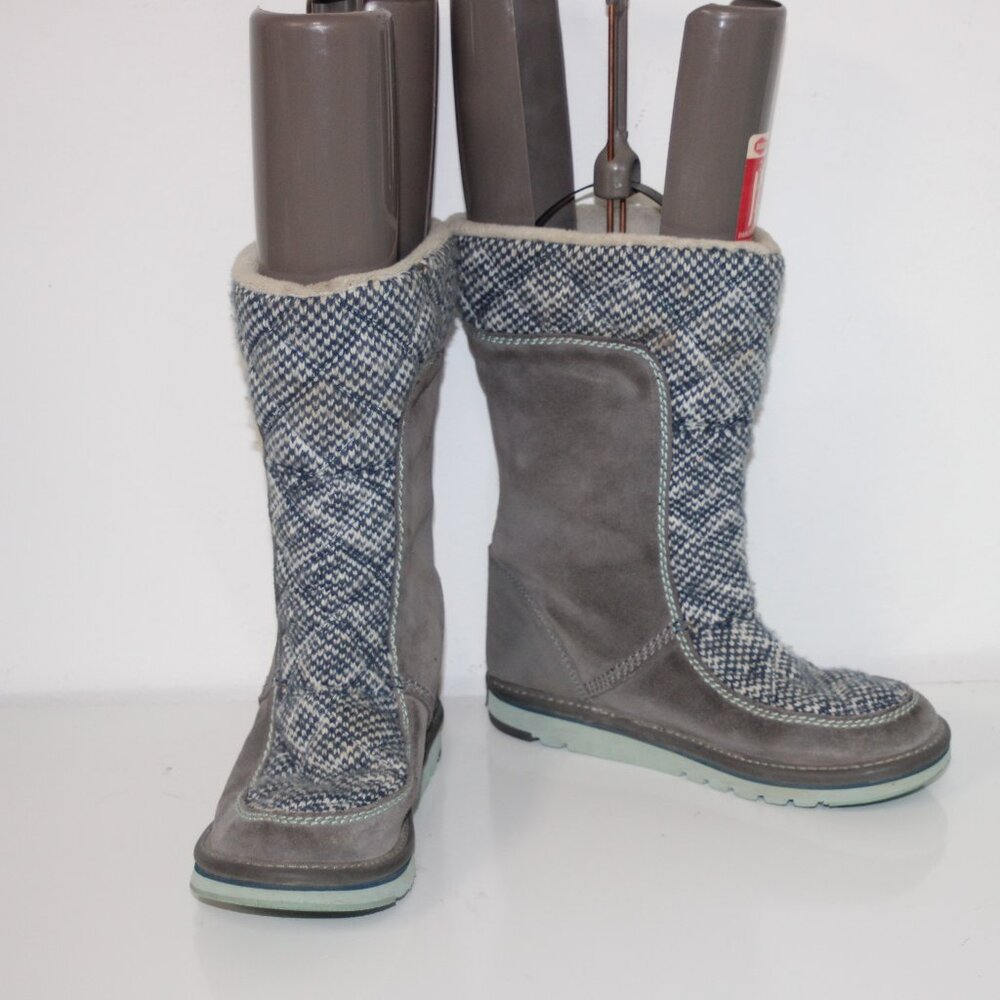 13A   LADIES SOREL WINTER BOOTS - SIZE 5